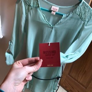 NWT. Teal top